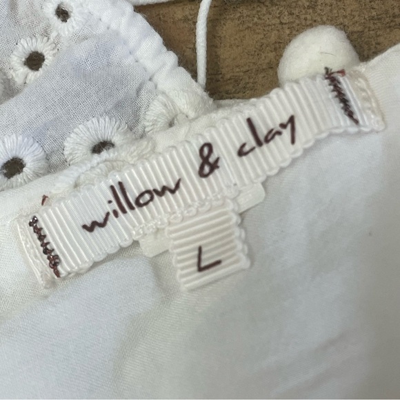 Willow & Clay women’s size large Pom Pom & Ruffles Low Back Tank Top feminine - Picture 9 of 10